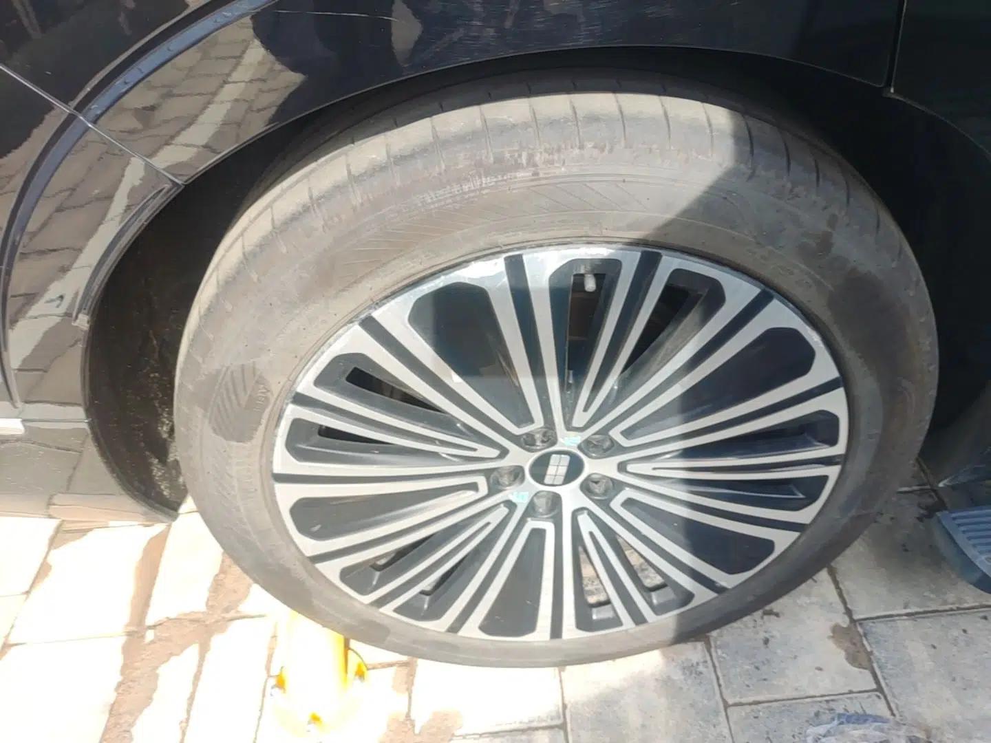 Used Geely Galaxy M9 2025 Model 210km Four-Wheel-Drive Leading Edition — миниатюра 11