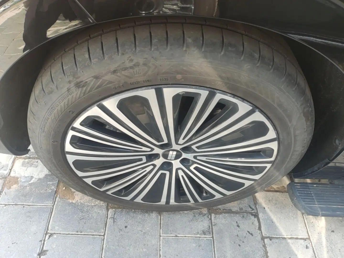 Used Geely Galaxy M9 2025 Model 210km Four-Wheel-Drive Leading Edition — миниатюра 10