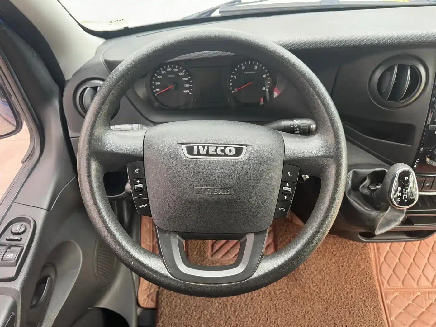 Iveco Daily 2020 3.0T Automatic Short Wheelbase High Roof F1C — миниатюра 18