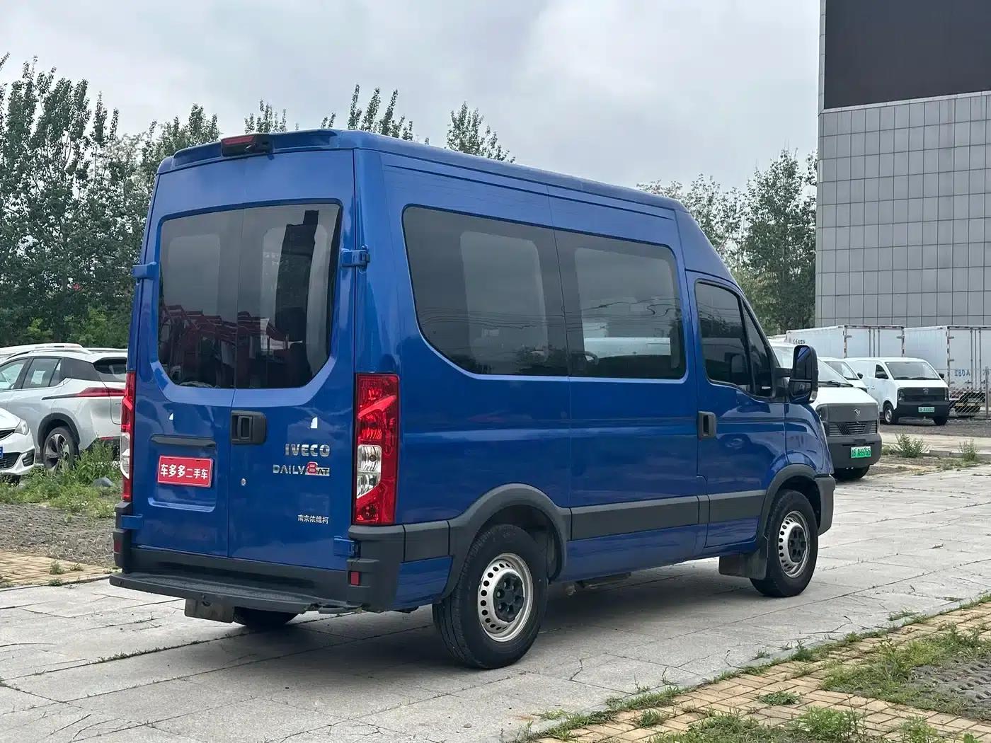 Iveco Daily 2020 3.0T Automatic Short Wheelbase High Roof F1C — миниатюра 6