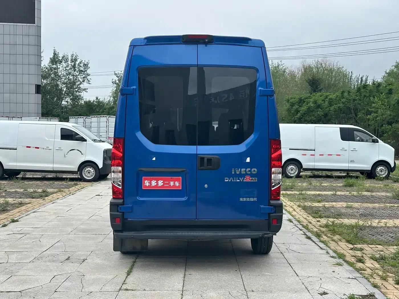 Iveco Daily 2020 3.0T Automatic Short Wheelbase High Roof F1C — миниатюра 8