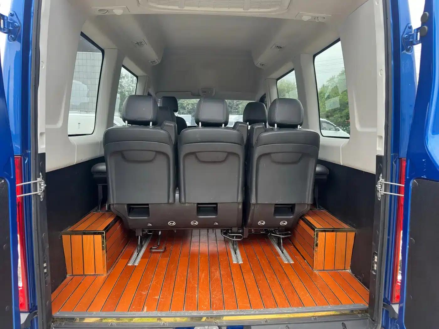 Iveco Daily 2020 3.0T Automatic Short Wheelbase High Roof F1C — миниатюра 9