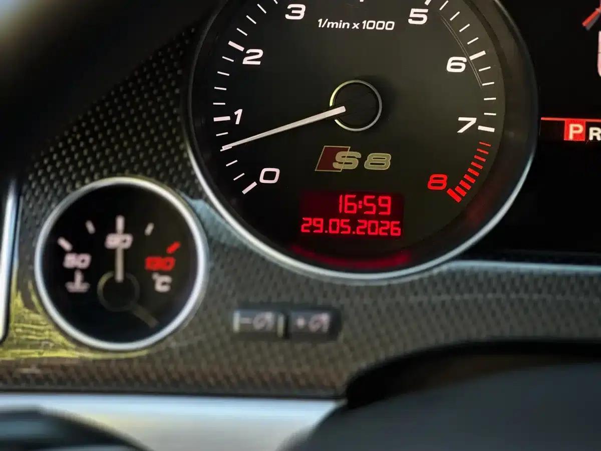 2008 Audi S8 5.2FSI quattro — миниатюра 4