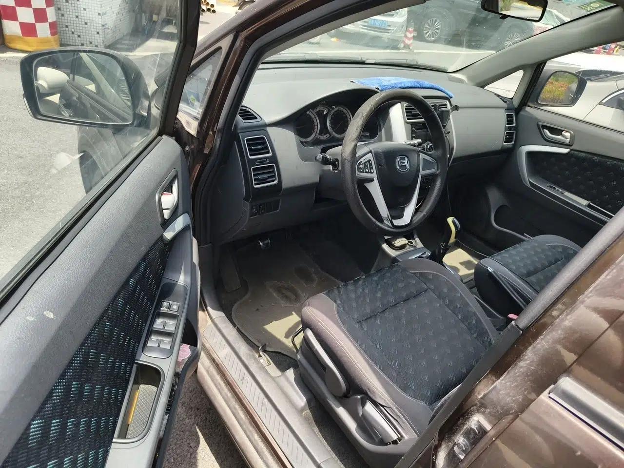 Used Suzuki Liana A6 2014 Sedan 1.4L Manual Enjoyment Model — миниатюра 16