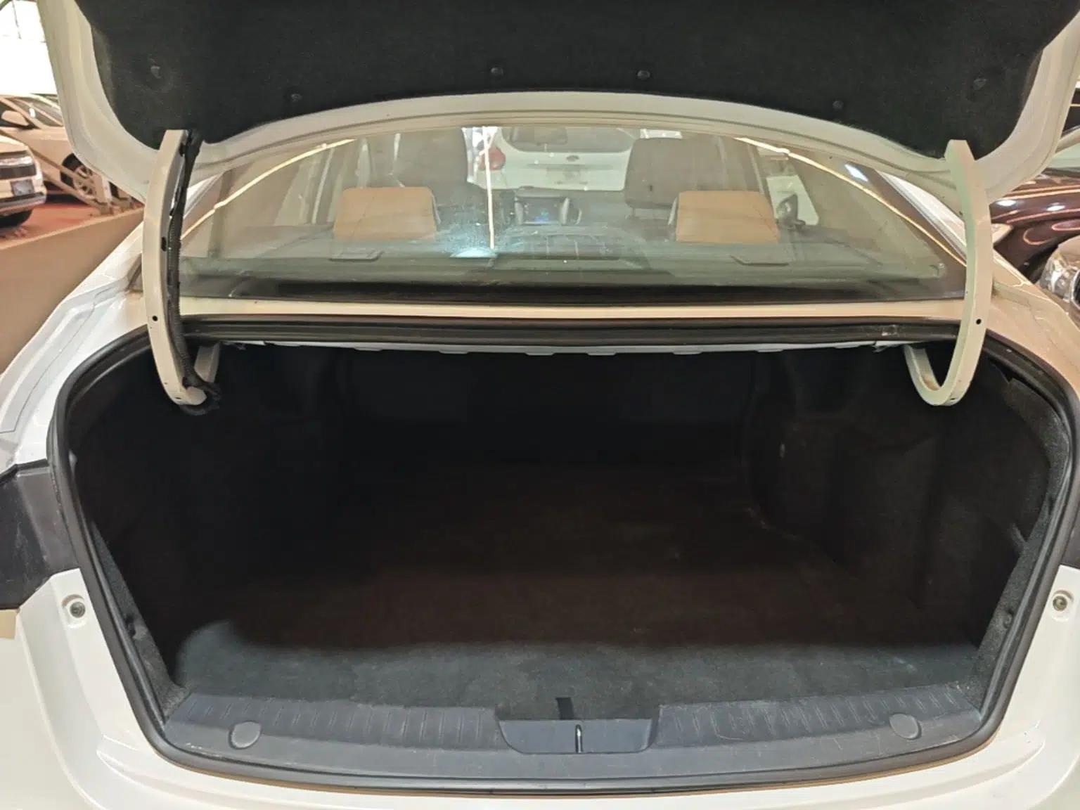 Used MG GT 2016 1.5T Automatic Value-Added Luxury Edition — миниатюра 22