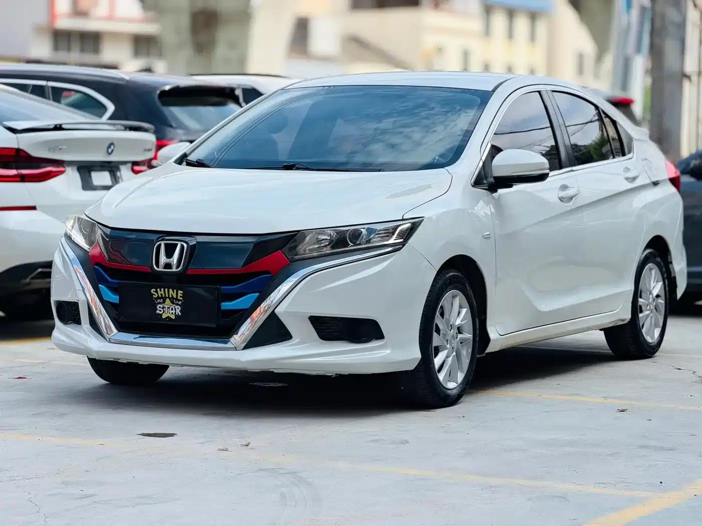 2017 Honda Crider 1.5L CVT Classic Edition — миниатюра 1