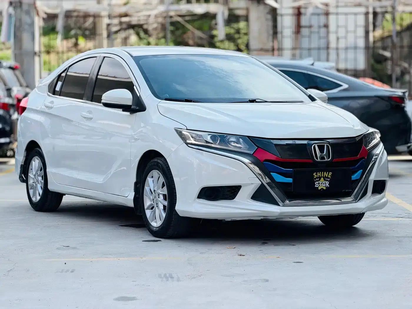 2017 Honda Crider 1.5L CVT Classic Edition — миниатюра 3