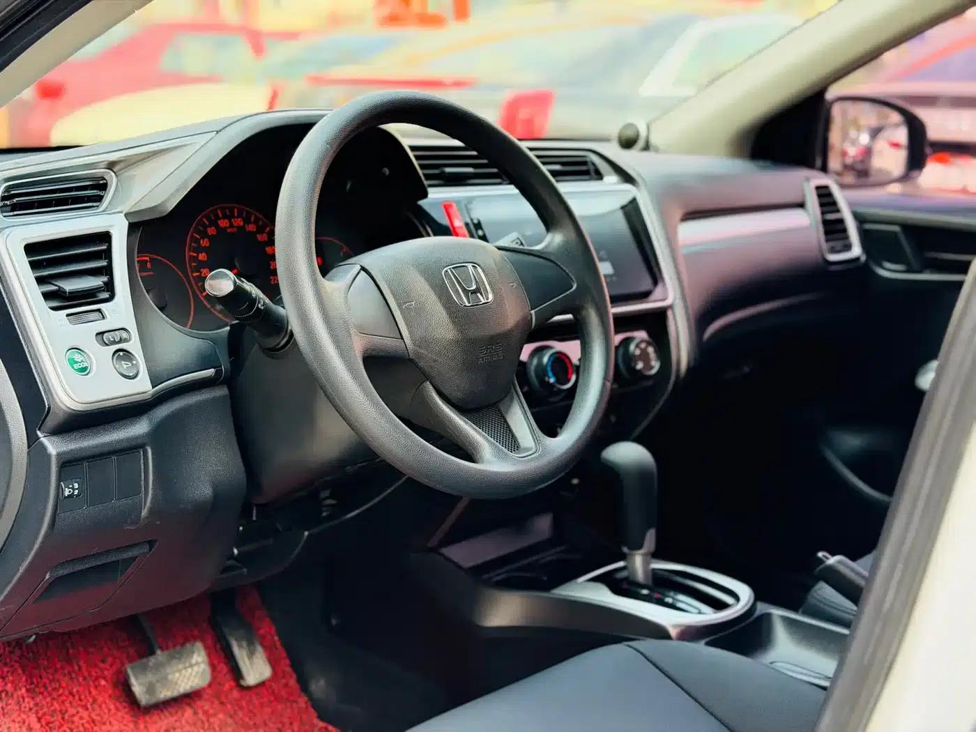 2017 Honda Crider 1.5L CVT Classic Edition — миниатюра 4