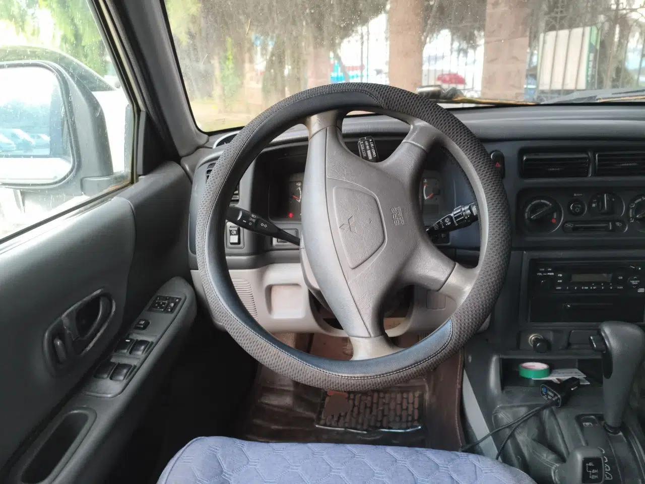 Used Mitsubishi Pajero Sport 2004 3.0L Automatic 4x4 Ultra-Luxury Edition — миниатюра 10