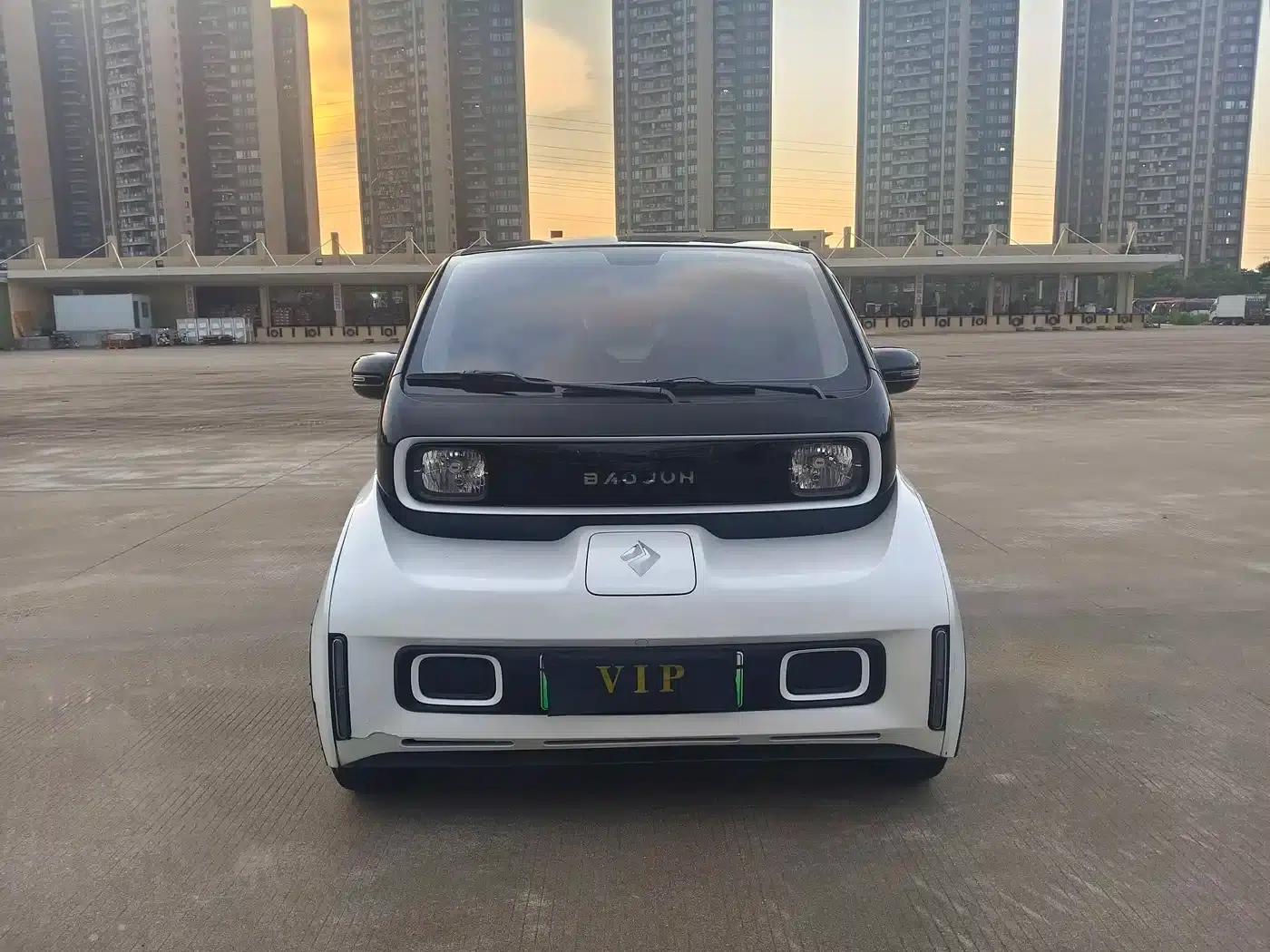 Baojun E300 2020 Plus Interstellar Intelligent Driving Edition — миниатюра 2