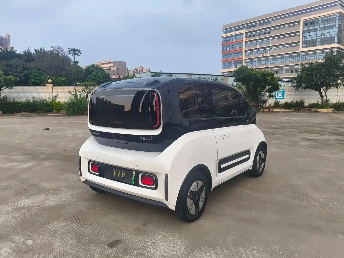 Baojun E300 2020 Plus Interstellar Intelligent Driving Edition — миниатюра 6