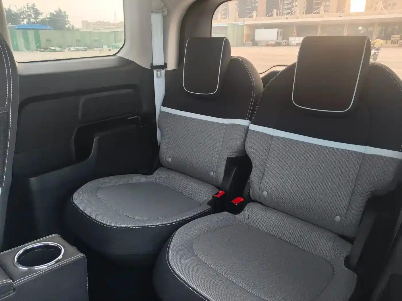 Baojun E300 2020 Plus Interstellar Intelligent Driving Edition — миниатюра 10