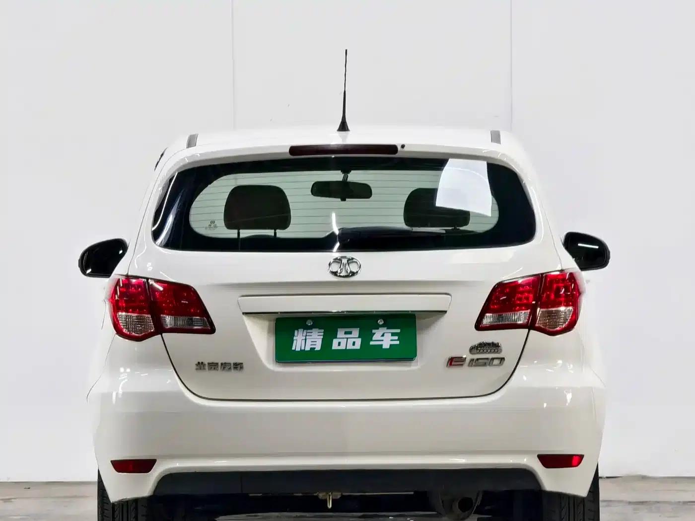 Beijing Automotive E-Series 2013 Hatchback 1.5L Manual Comfort Edition — миниатюра 5