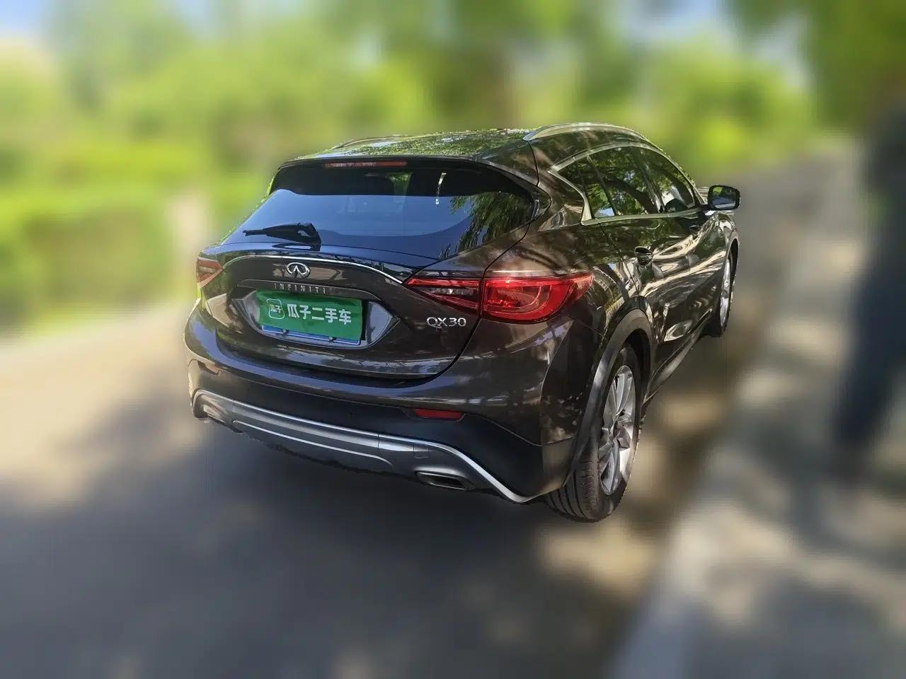 Infiniti QX30 2017 1.6T Two-Wheel-Drive Sport Edition — миниатюра 6