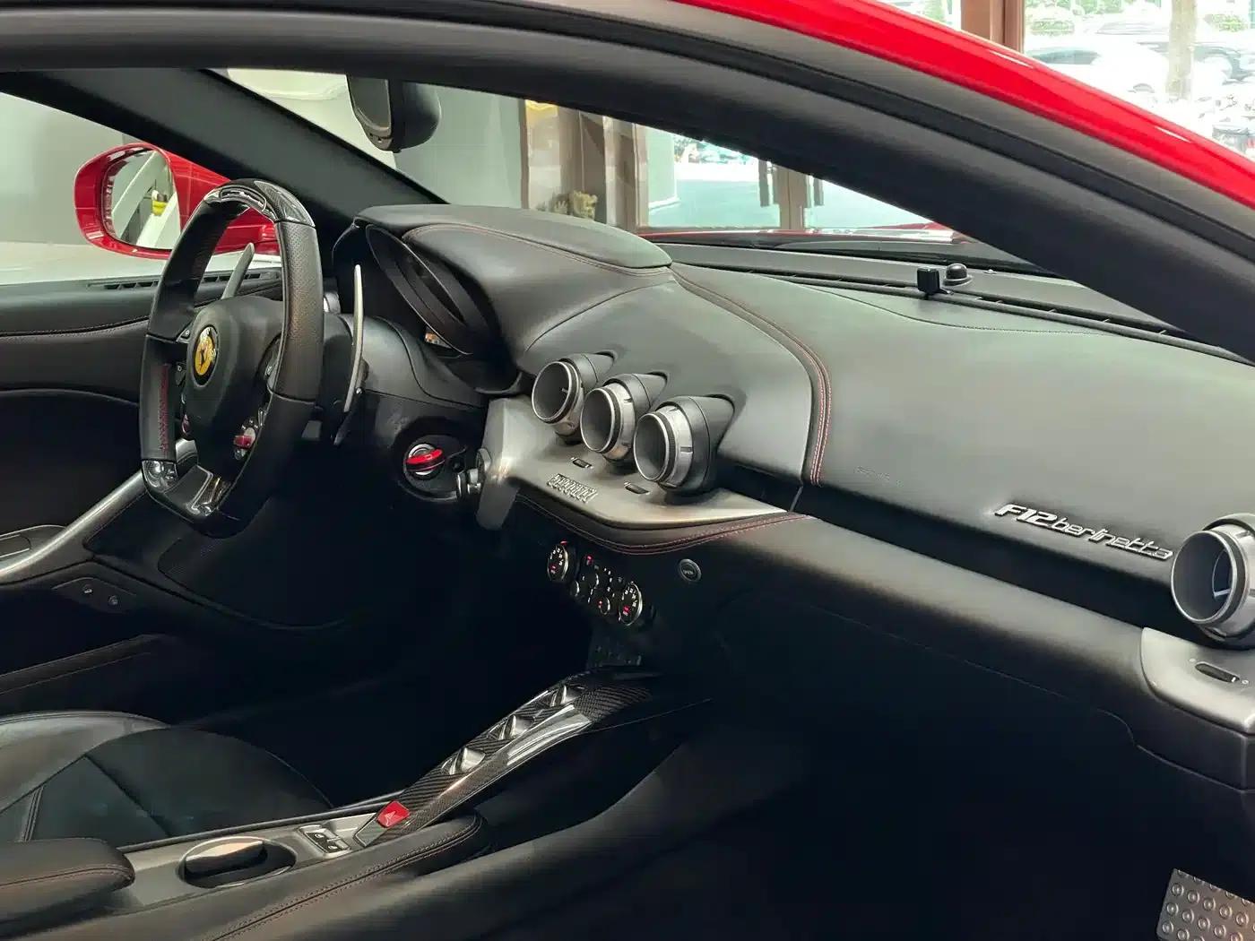 2013 F12berlinetta 6.3L Standard Model — миниатюра 12