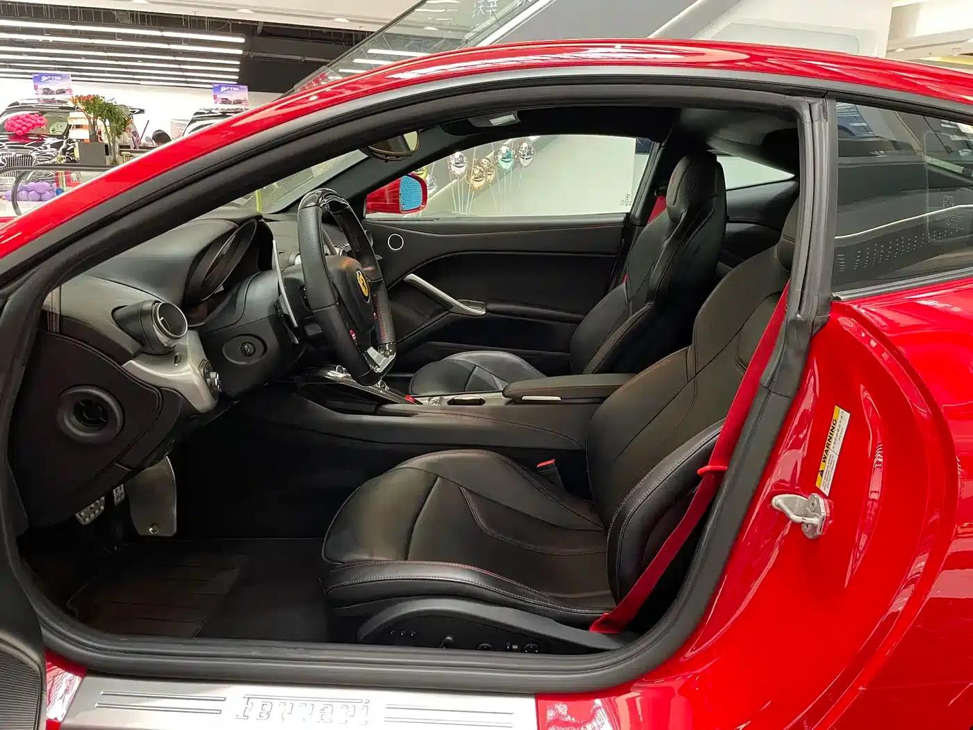 2013 F12berlinetta 6.3L Standard Model — миниатюра 7
