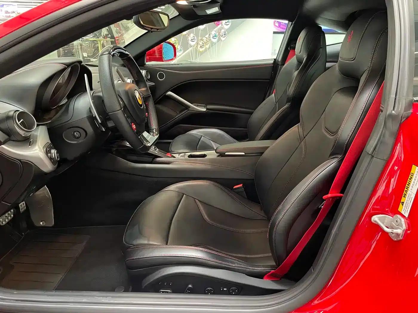 2013 F12berlinetta 6.3L Standard Model — миниатюра 10