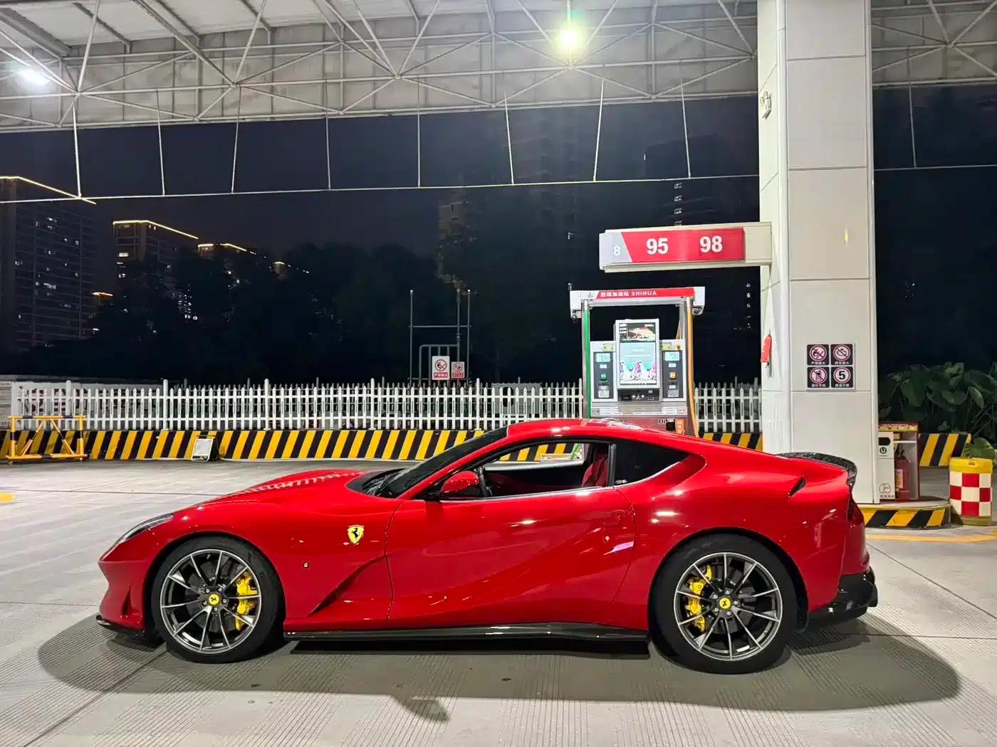 Ferrari 812 2017 6.5L Superfast — миниатюра 4