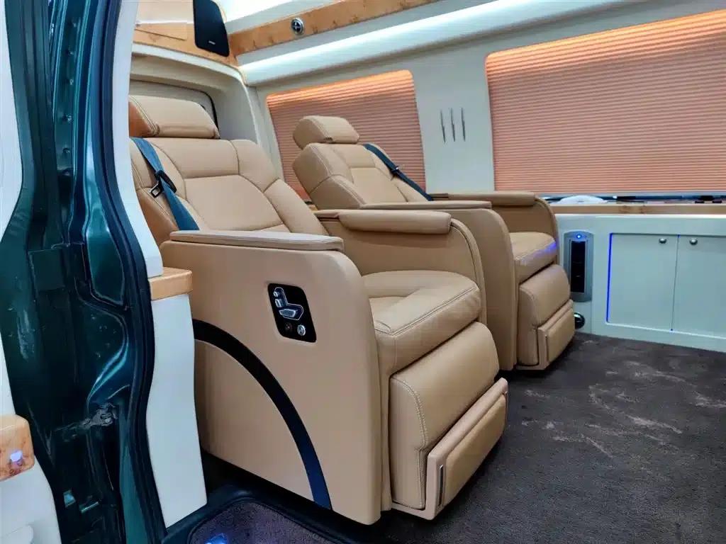 2014 SAVANA 5.3L 1500S Premium Edition — миниатюра 8