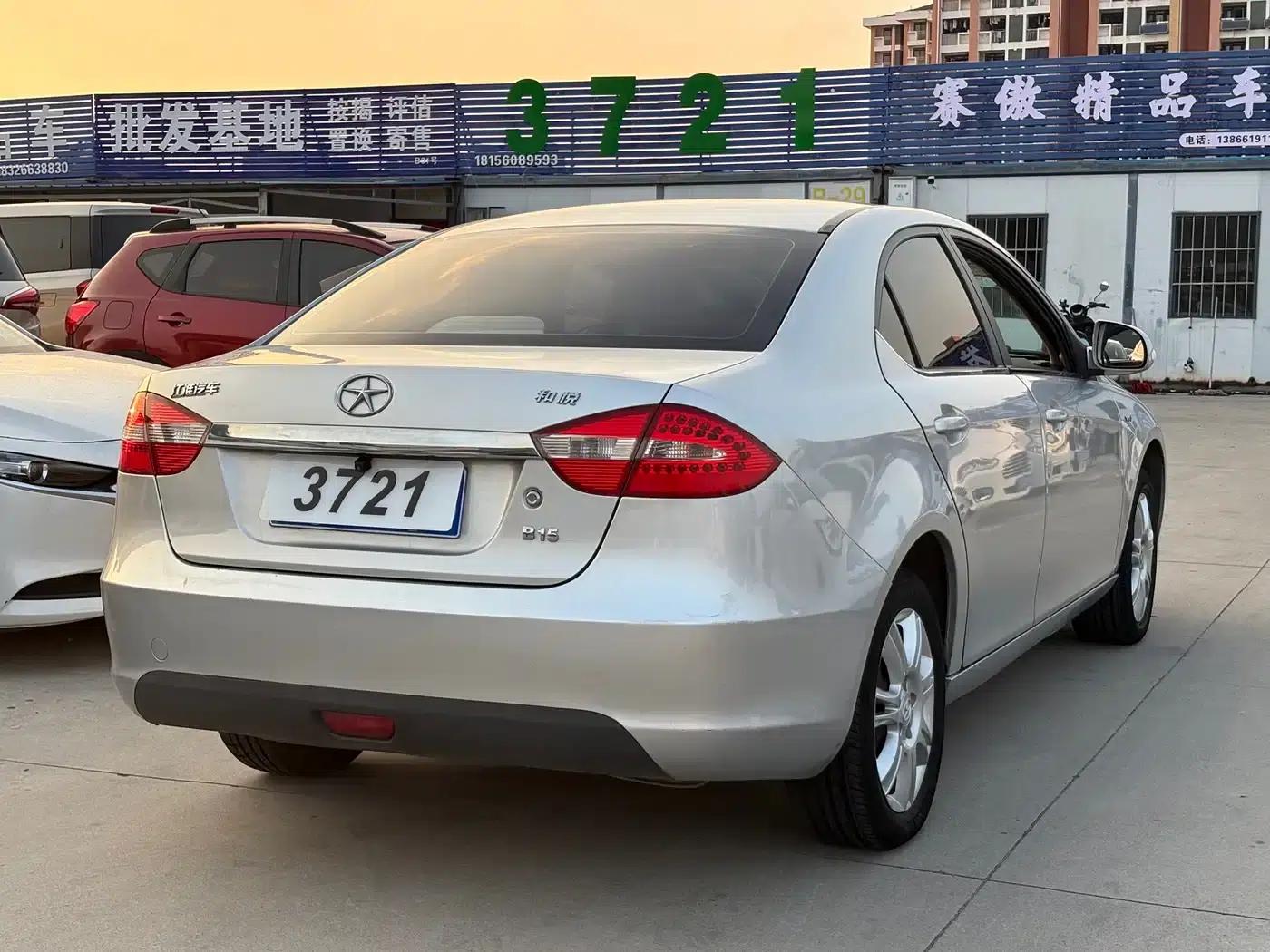 Heyue 2014 1.5L Manual Comfort Model (National IV Emission Standard) — миниатюра 4