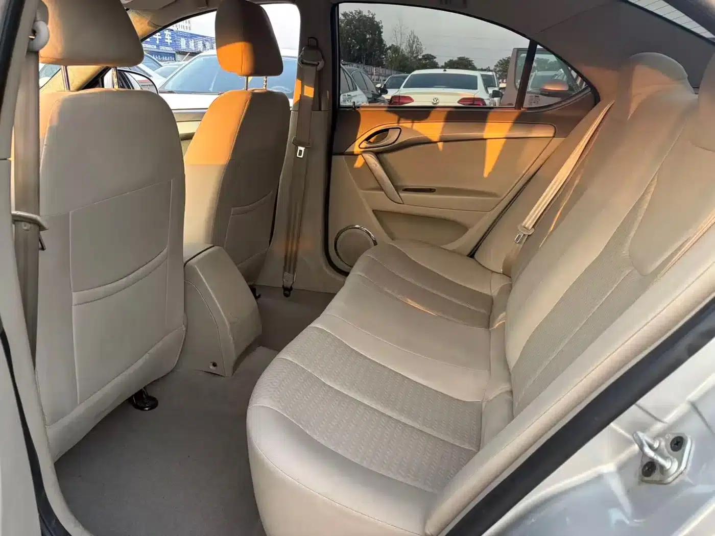 Heyue 2014 1.5L Manual Comfort Model (National IV Emission Standard) — миниатюра 7