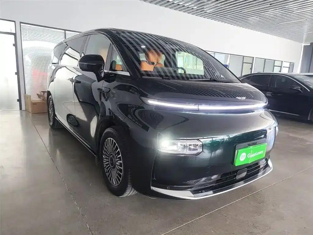 Yizhen L380 2025 Model 805km Flagship Edition 4WD — миниатюра 4