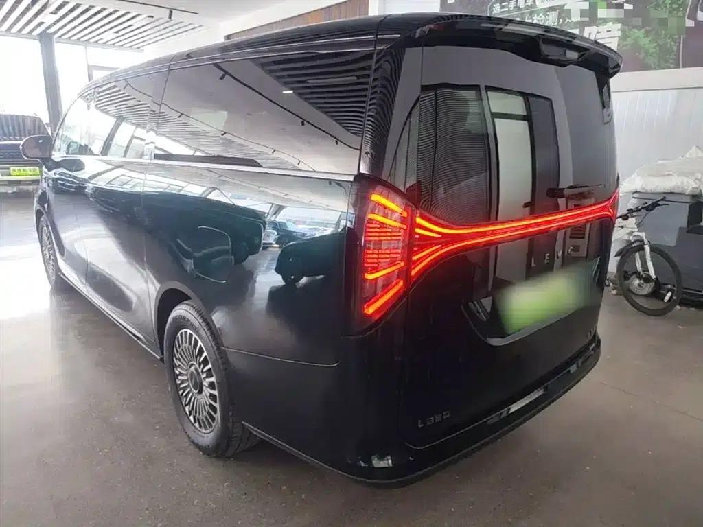Yizhen L380 2025 Model 805km Flagship Edition 4WD — миниатюра 5