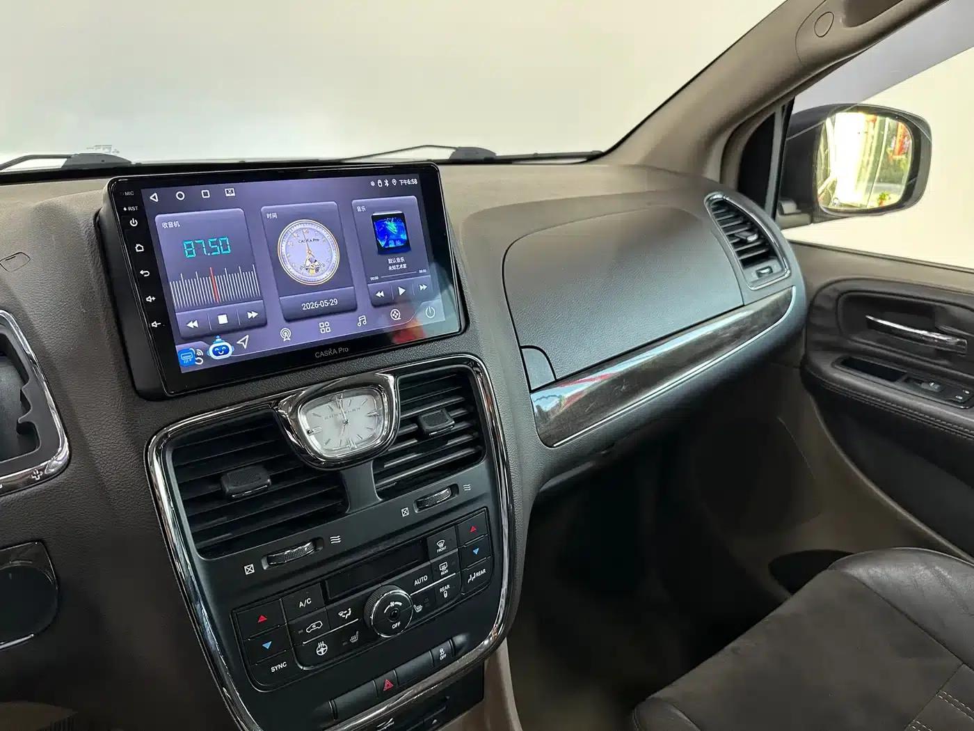 2013 Imported Grand Voyager 3.6L Luxury Edition — миниатюра 15