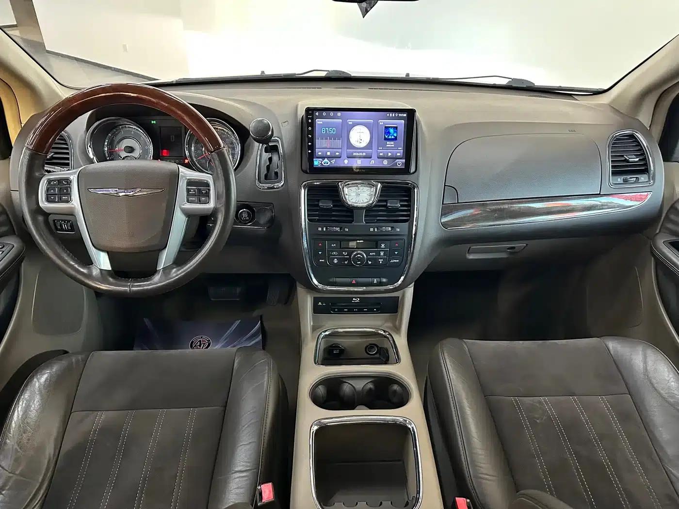 2013 Imported Grand Voyager 3.6L Luxury Edition — миниатюра 20