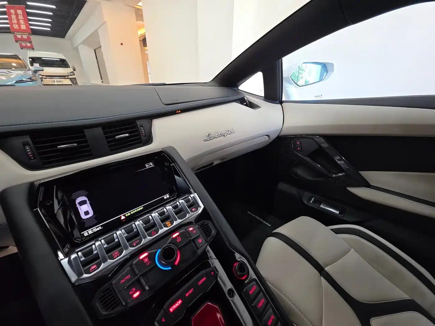 2011 Aventador LP 700-4 — миниатюра 13