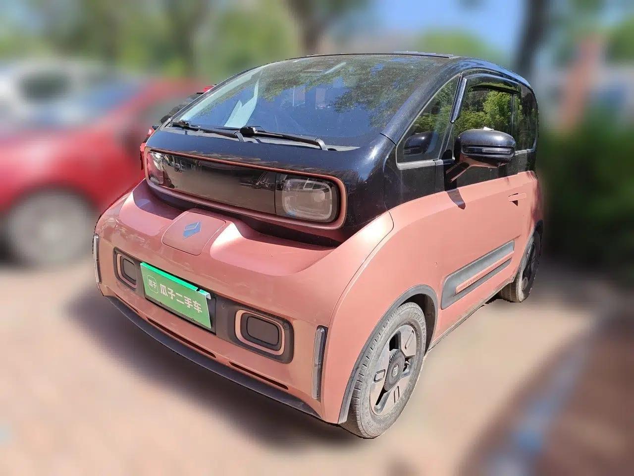Baojun E300 2020 Plus Interstellar Future Edition — миниатюра 1
