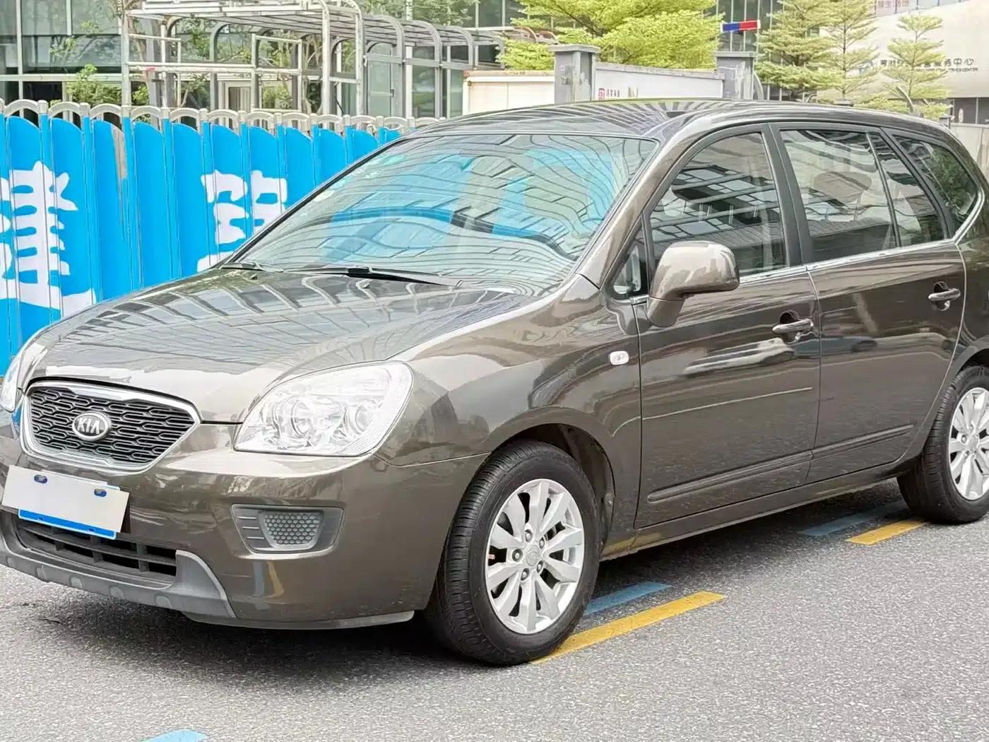 Carens 2011 1.6L 5-seater Automatic Comfort Edition — миниатюра 1