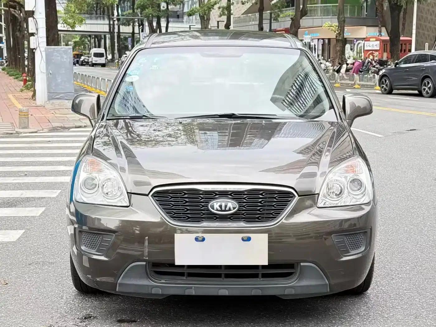 Carens 2011 1.6L 5-seater Automatic Comfort Edition — миниатюра 2