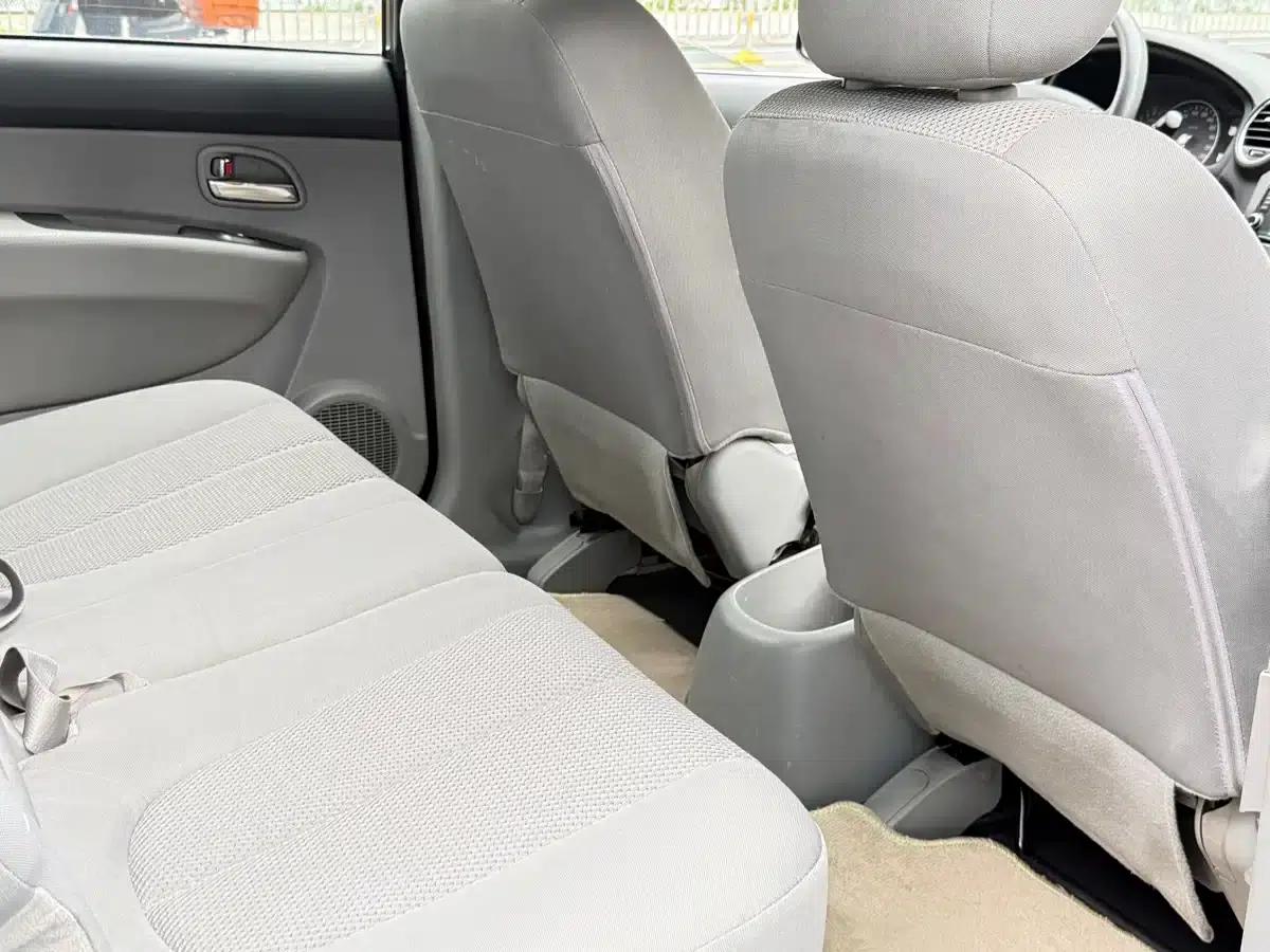 Carens 2011 1.6L 5-seater Automatic Comfort Edition — миниатюра 14