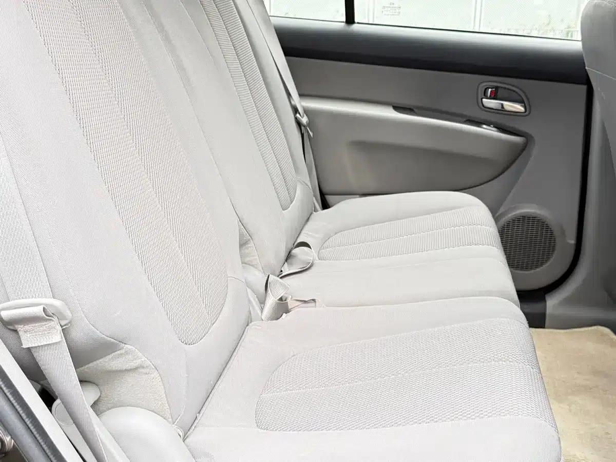 Carens 2011 1.6L 5-seater Automatic Comfort Edition — миниатюра 15