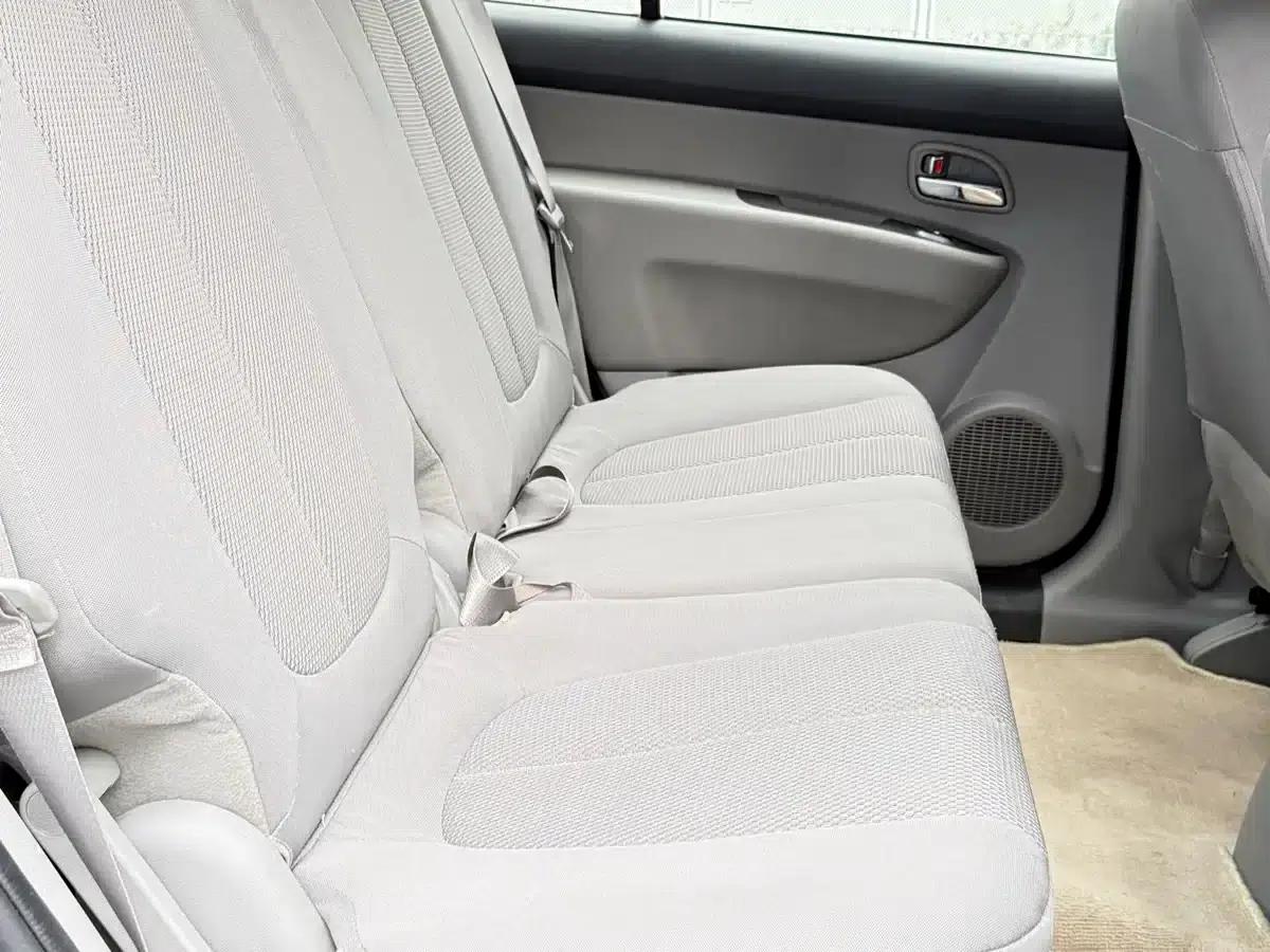 Carens 2011 1.6L 5-seater Automatic Comfort Edition — миниатюра 16