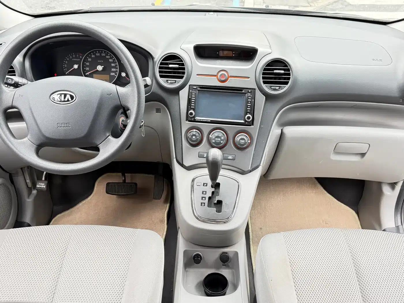 Carens 2011 1.6L 5-seater Automatic Comfort Edition — миниатюра 17