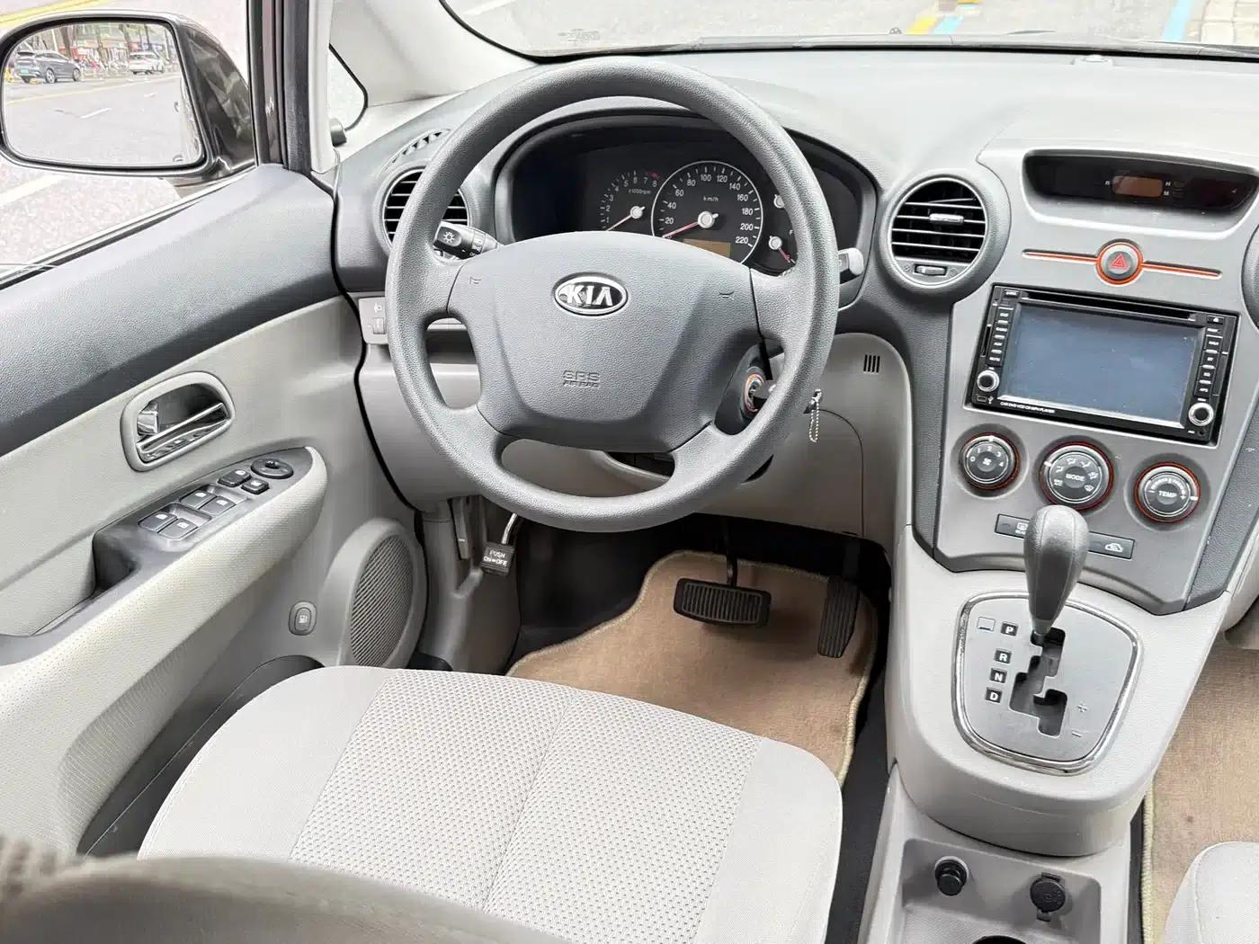 Carens 2011 1.6L 5-seater Automatic Comfort Edition — миниатюра 18