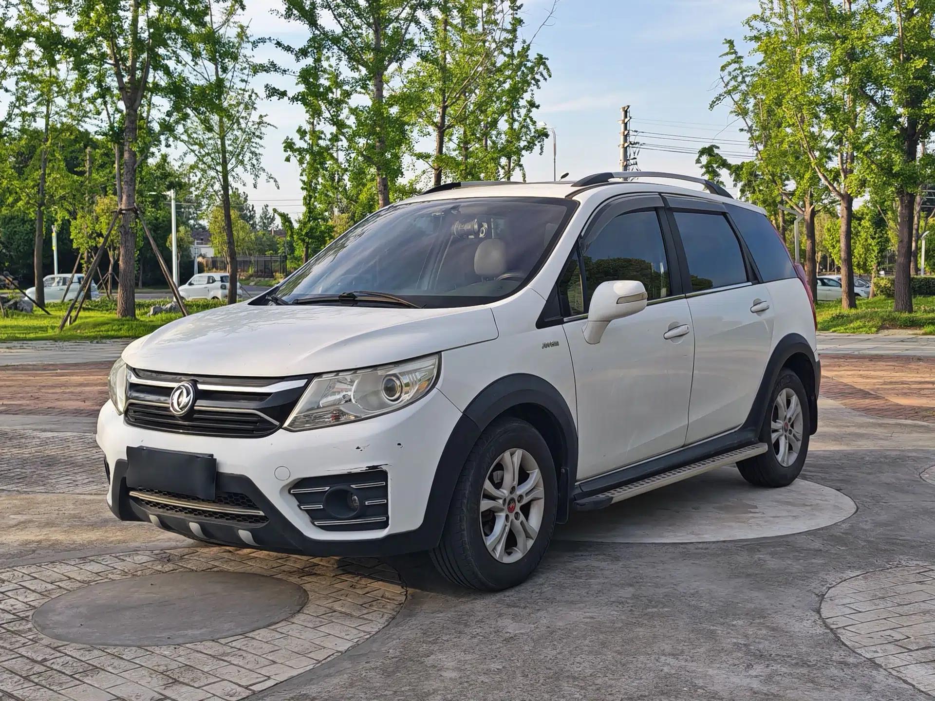 FORTHING Joyear XV 2015 1.6L CVT Luxury Model — миниатюра 1