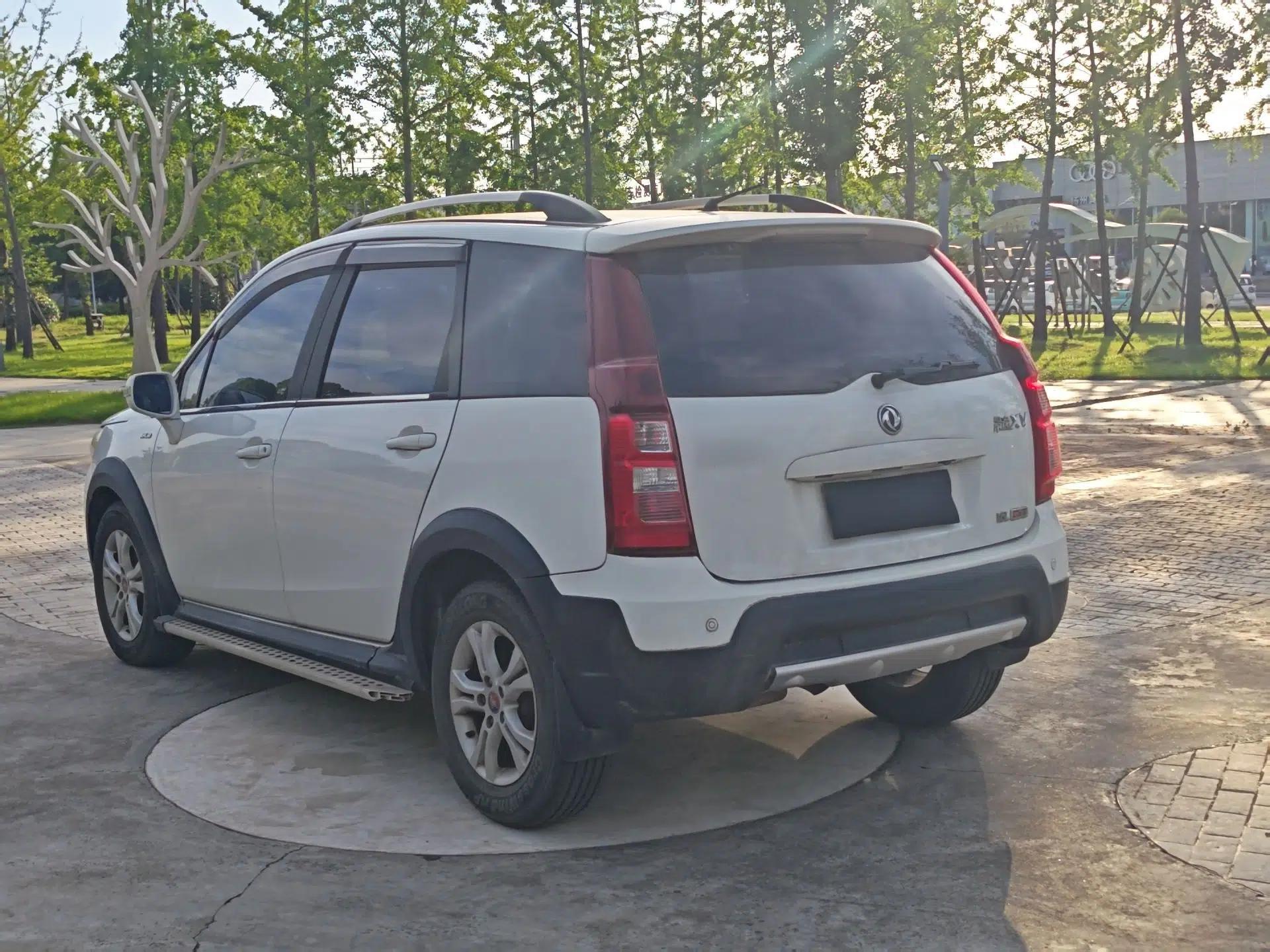 FORTHING Joyear XV 2015 1.6L CVT Luxury Model — миниатюра 17