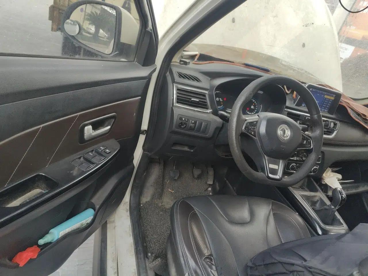 Dongfeng Fengon 370 2018 S370 1.5L Manual Luxury 5-Seater — миниатюра 16