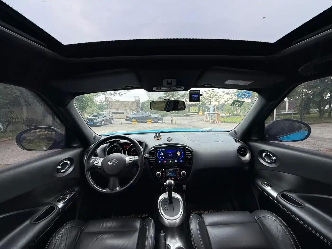 Infiniti ESQ 2014 1.6L Premium Edition — миниатюра 16