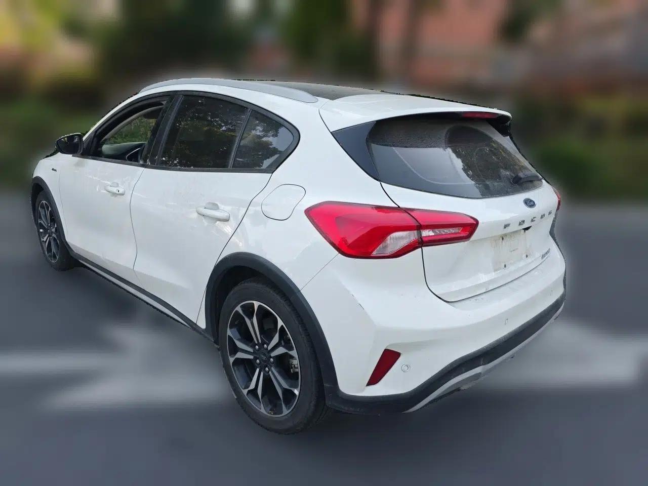 Ford Focus Active 2020 EcoBoost 180 Automatic Titanium Edition — миниатюра 4