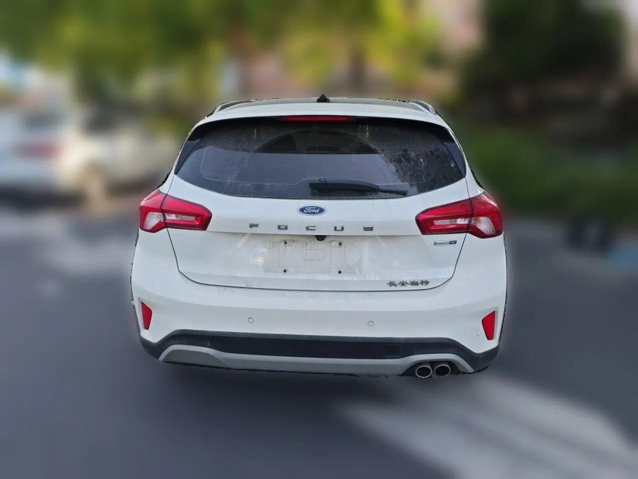 Ford Focus Active 2020 EcoBoost 180 Automatic Titanium Edition — миниатюра 5