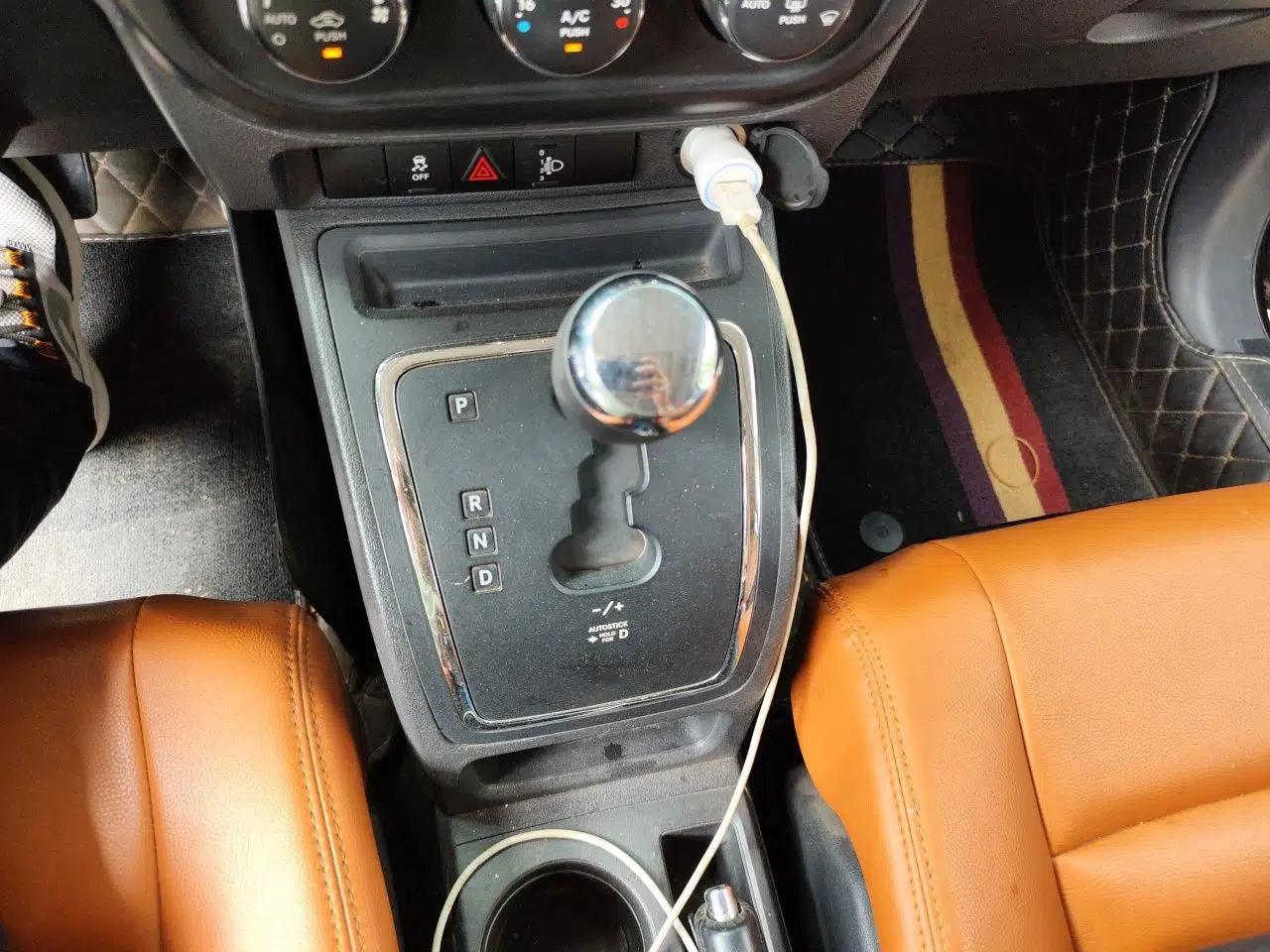 Jeep Patriot 2014 2.4L Sport Edition — миниатюра 14