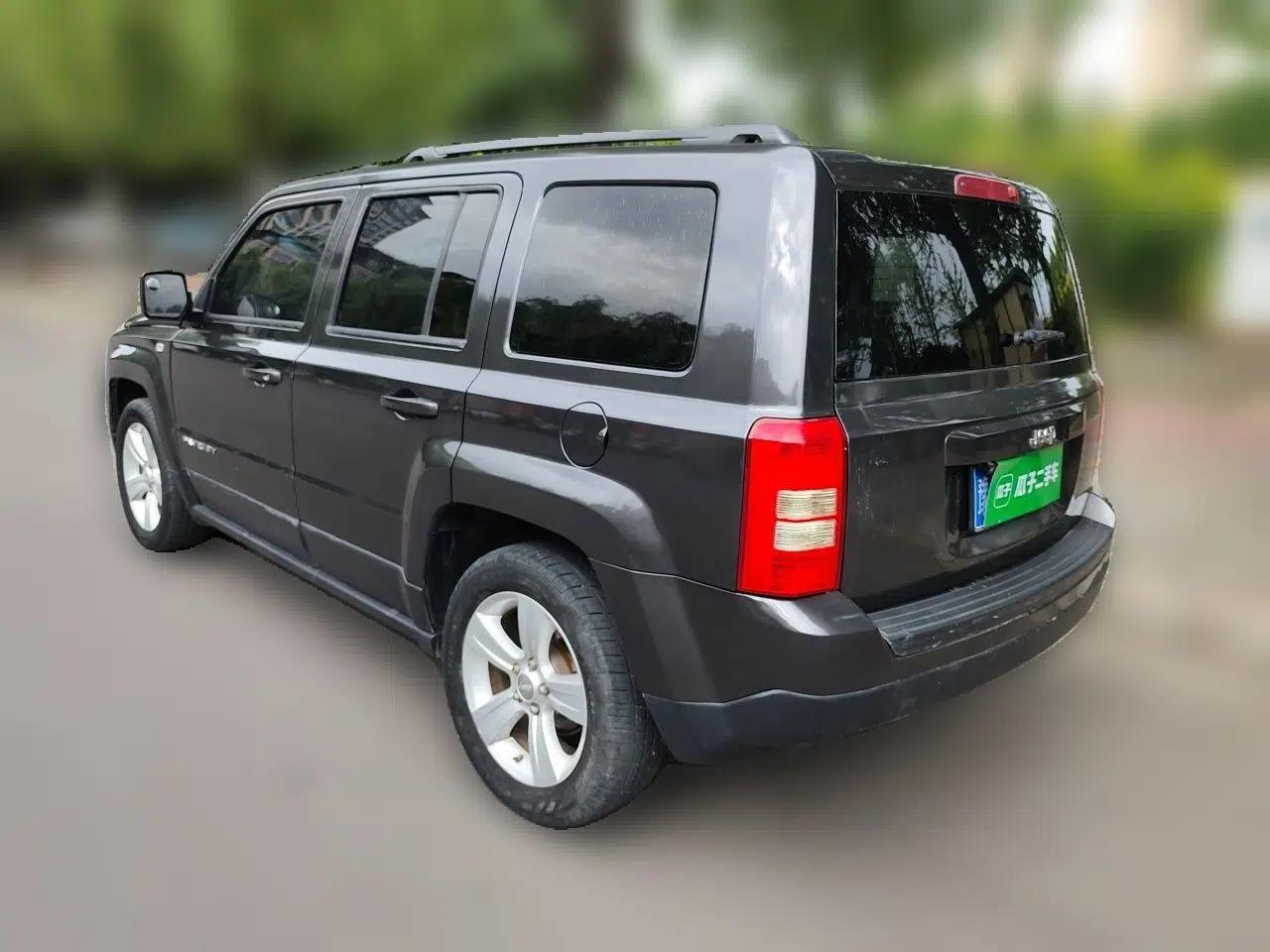 Jeep Patriot 2014 2.4L Sport Edition — миниатюра 4
