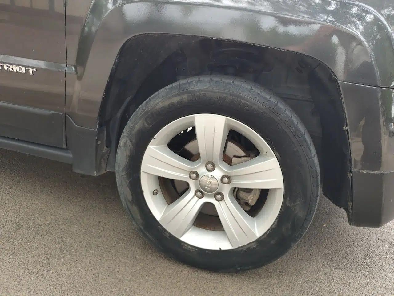 Jeep Patriot 2014 2.4L Sport Edition — миниатюра 8