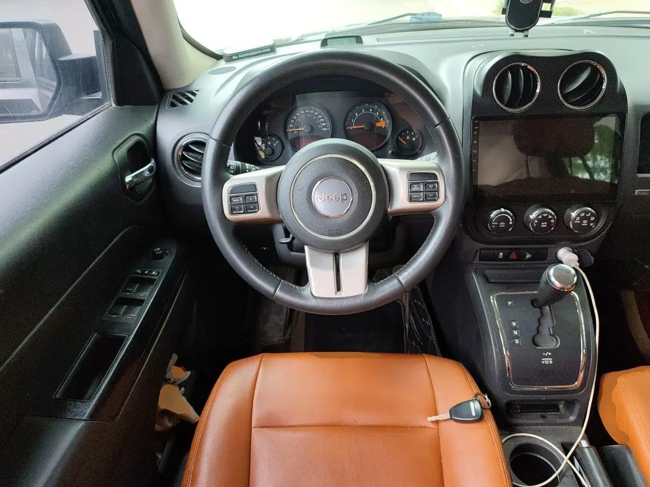 Jeep Patriot 2014 2.4L Sport Edition — миниатюра 10