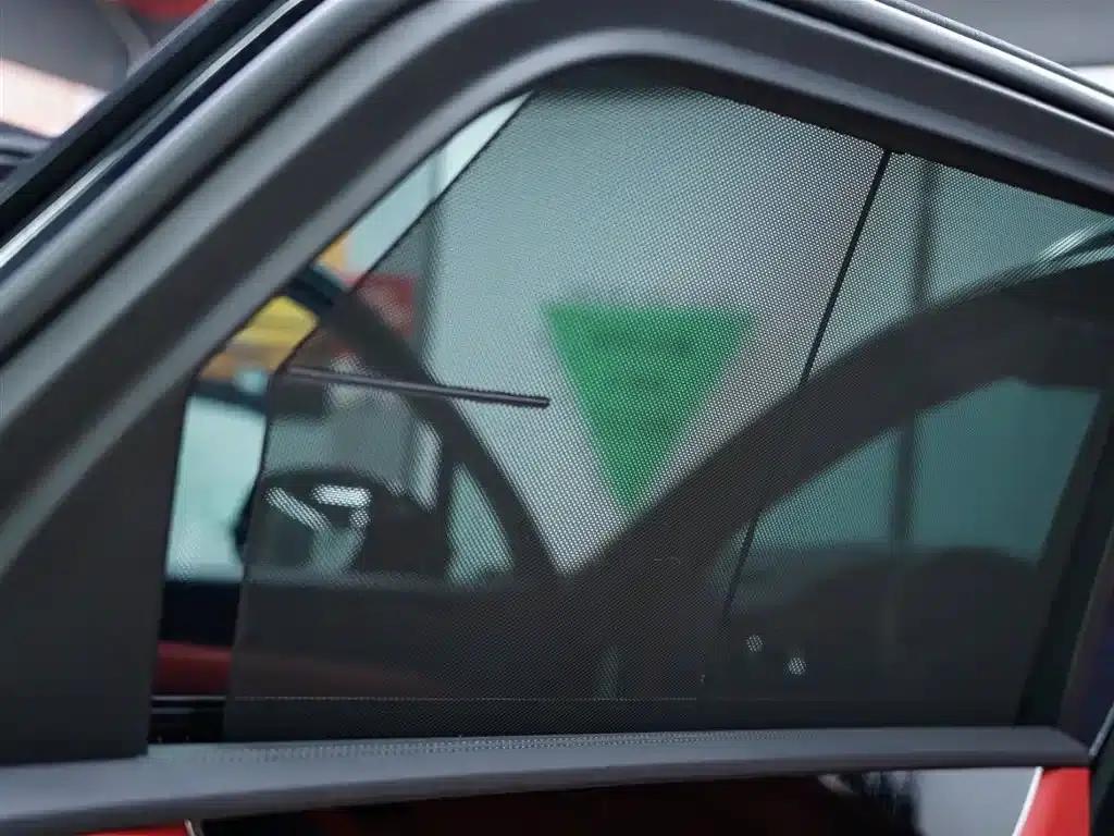 Bentayga Plug-in Hybrid 2021 3.0T PHEV — миниатюра 41