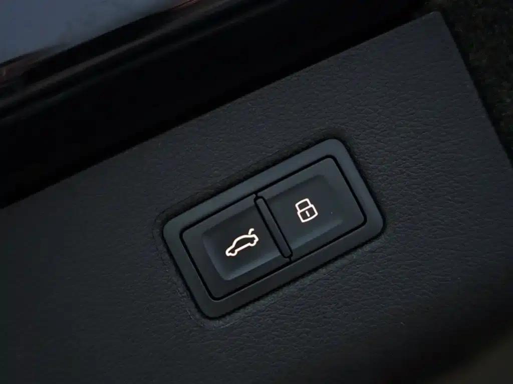 Bentayga Plug-in Hybrid 2021 3.0T PHEV — миниатюра 44